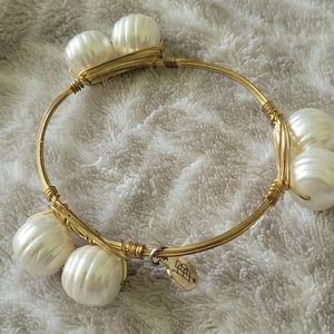 Bourbon and Bowties Pearl look bracelet